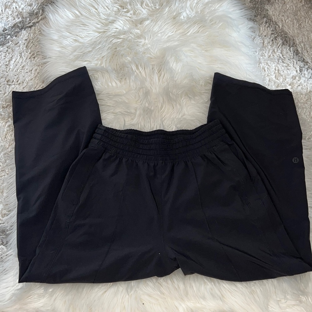 Lululemon Cropped Slack in Black